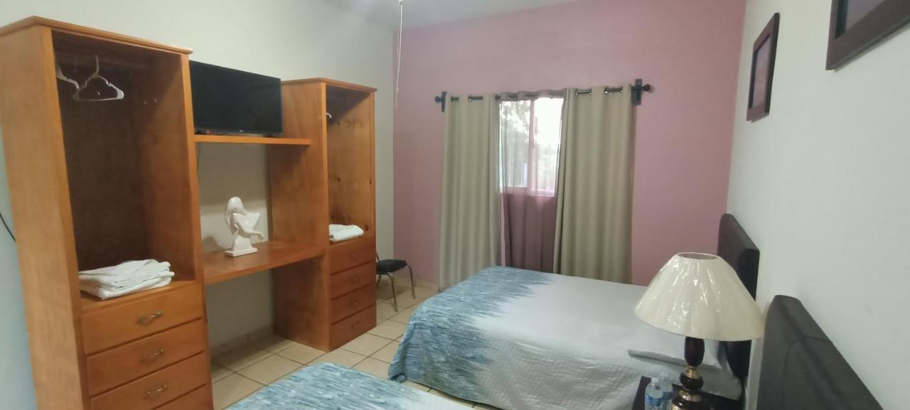 Hotel La Estancia Río Verde Zewnętrze zdjęcie