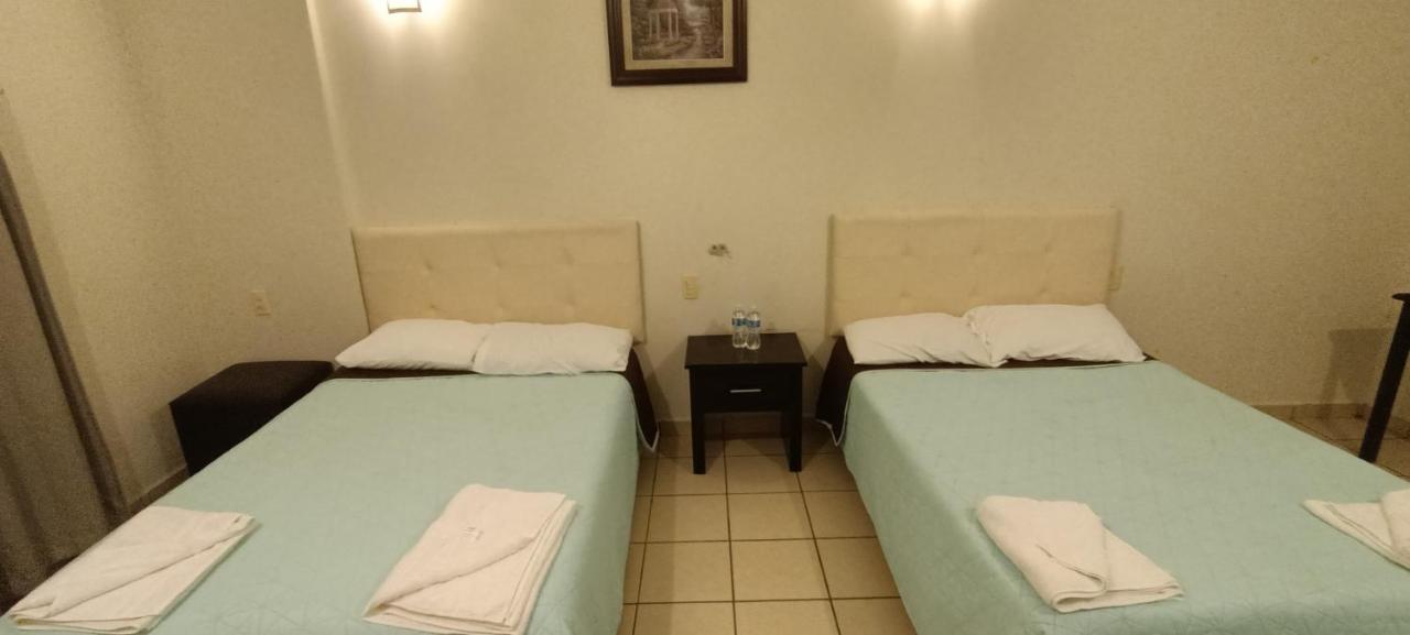 Hotel La Estancia Río Verde Zewnętrze zdjęcie